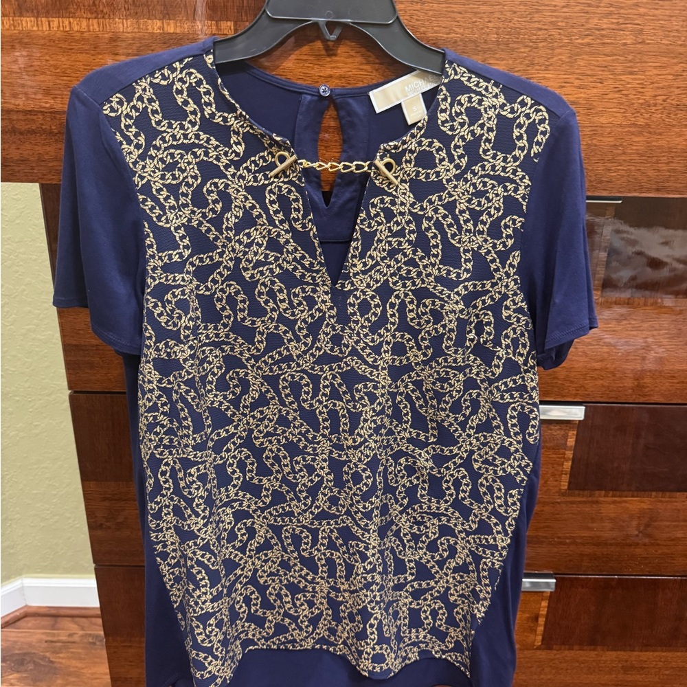 Michael Kors Navy Chain-Print Short Sleeve Top with Gold Accent